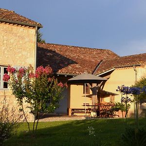 Bed and Breakfast La Chambre Des Marronniers La Romieu Exterior photo