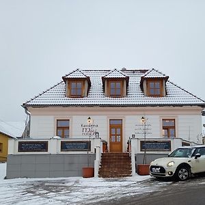 Apartmany Maly Mnich Мнишек-под-Брди Exterior photo