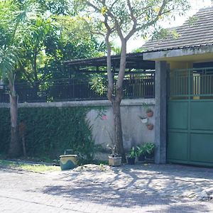 Oyo 93784 Kost Bu Eli Syariah Ngadipuro Exterior photo