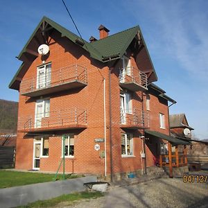 Отель Yaremche House Exterior photo