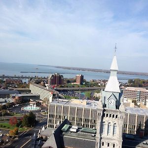 Отель Ramada By Wyndham Buffalo Downtown Exterior photo