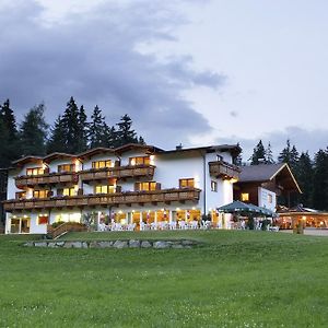 Familienhotel Moos-Alm Лиенц Exterior photo