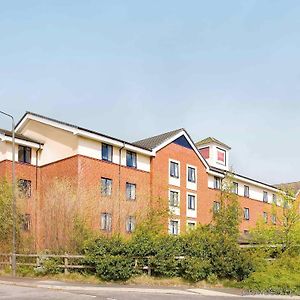 Отель Ibis Chesterfield North - Barlborough Exterior photo