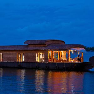 Отель Abad Premium House Boat Кумараком Exterior photo