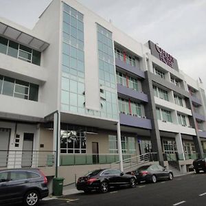 Galaxy Hotel Simpang Ampat  Exterior photo