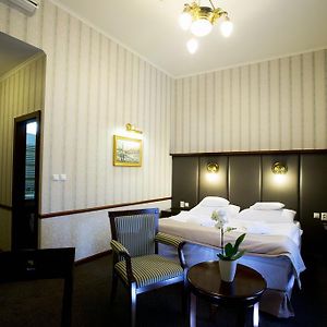 Hotel Golden Eagle Левице Room photo