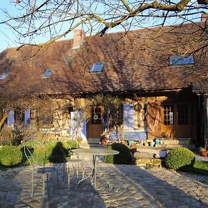 Bed and Breakfast Marguerite'S Ferme Rustique Saint-Germain-du-Bois Exterior photo