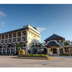 The Lake Hotel Хон Каен Exterior photo