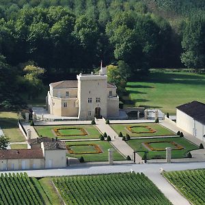 Bed and Breakfast Chateau La Tour Carnet Saint-Laurent-de-Medoc Exterior photo