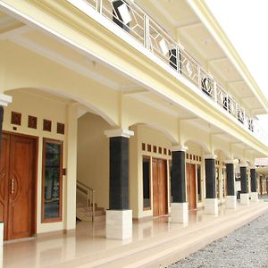 Hotel Milik Kita Syariah Магеланг Exterior photo
