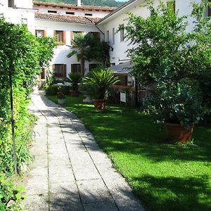 Albergo Ristorante Borghese Монтереале-Вальчеллина Exterior photo