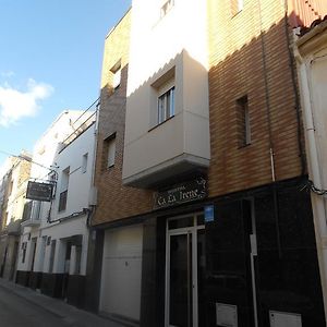 Отель Hostal Ca La Irene Sant Vicens De Castellet Exterior photo