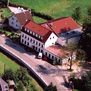 Landhotel Goldener Loewe Mit Pension Am Taurastein Бургштедт Exterior photo