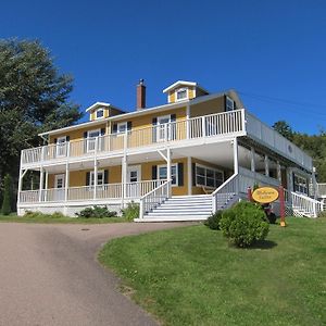 The Island Inn Ингониш Exterior photo