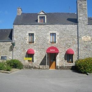 Отель Auberge Saint Hernin Pluherlin Exterior photo