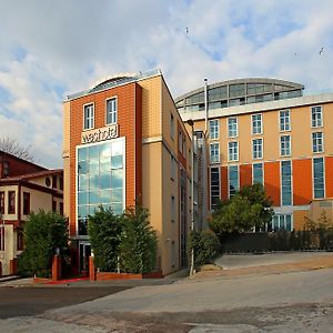 Wes Hotel Коджаэли Exterior photo