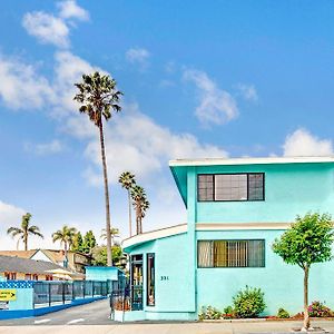 Отель Super 8 Santa Cruz/Beach Boardwalk West Exterior photo