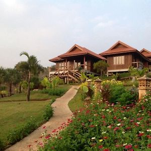 Maan Mek Talay Mok Resort Лей Exterior photo