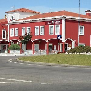 Отель Alojamento Do Zezere Феррейра-ду-Зезери Exterior photo