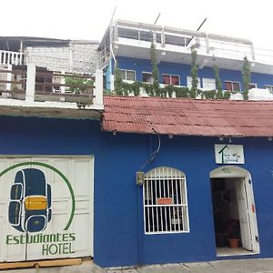 Hotel Los Estudiantes Флорес Exterior photo