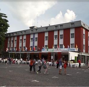 Hotel Domus Маранелло Exterior photo