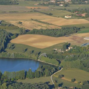 Вилла Gite Au Lac Du Gouyre Puygaillard-de-Quercy Exterior photo