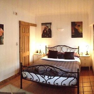 Bed and Breakfast Tanglewood Gatwick Bed & Breakfast Кролей Room photo