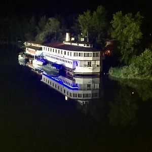 Botel Hotel Lisa Будапешт Exterior photo