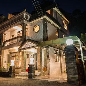 So Art Guesthouse 旅人藝棧民宿 Саньи Exterior photo