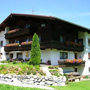 Отель Schattwalder Hof Exterior photo