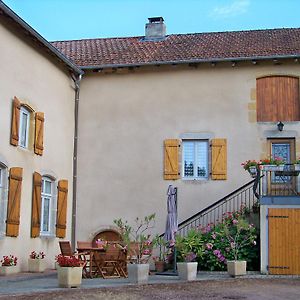 Вилла Gite De La Tour De Rouilleres Ambierle Exterior photo