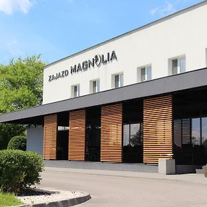 Zajazd Magnolia-Airport Modlin Pomiechowek Exterior photo