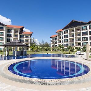 Sabah Beach Villas & Suites Кота-Кинабалу Exterior photo