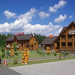 Отельно-ресторанный комплекс Скольмо Клевань Exterior photo