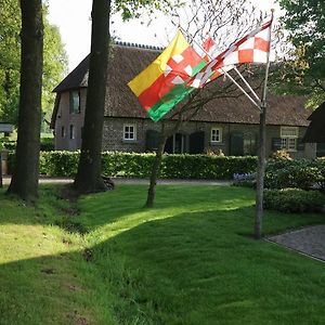 Bed and Breakfast Erfgoed & Logies Den Heijkant Moergestel Exterior photo