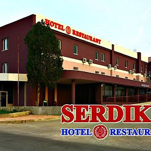 Hotel Serdica Силистра Exterior photo