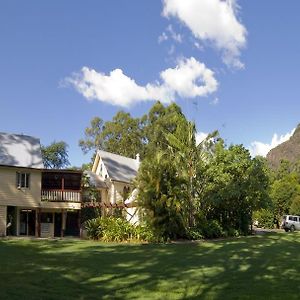 Glass House Mountains Ecolodge Exterior photo