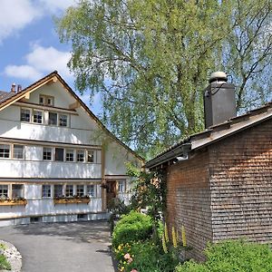 Отель Baeren - Das Gaestehaus Gais Exterior photo