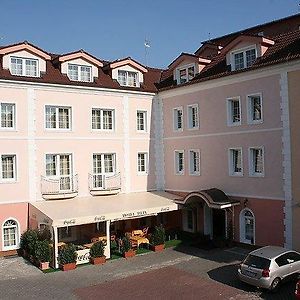 Hotel Tilia Пезинок Exterior photo
