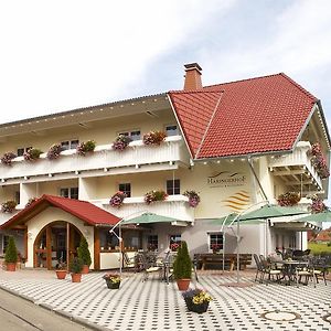 Landhotel Haringerhof Mit Saunawelt Und Naturbadeteich Графенхаузен Exterior photo