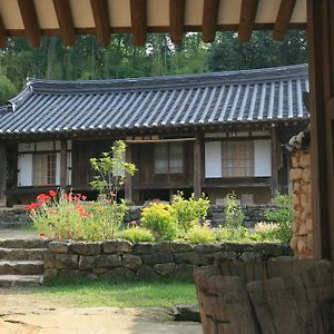 Отель Yi Jin-Rae'S Historic House Boseong Exterior photo