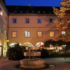 Hotel Goldener Brunnen Клагенфурте Exterior photo