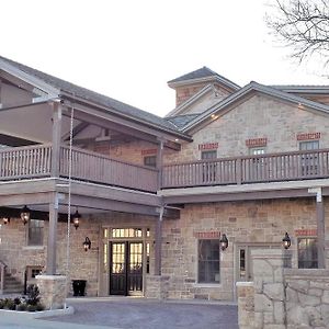 The Barracks Inn Гамильтон Exterior photo