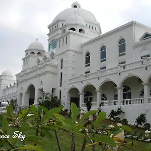 Отель Empire Pacific Castle Yangmei Exterior photo