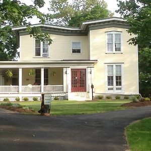 Finger Lakes Bed And Breakfast Пенн Ян Exterior photo