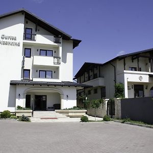 Отель Curtea Bizantina Сучава Exterior photo