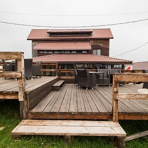 Bed and Breakfast Restaurant Pensiunea Carmen Рынка Exterior photo