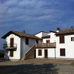 Отель La Locanda Calvignano Exterior photo