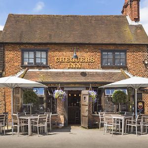 The Chequers Inn Биконсфилд Exterior photo