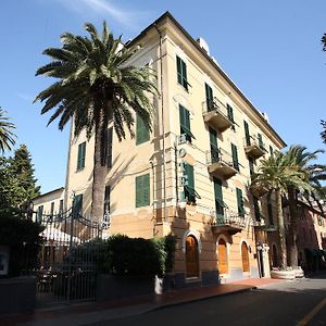 Hotel Nazionale Леванто Exterior photo